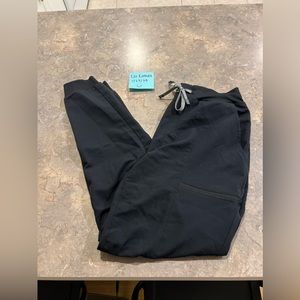 Fabletics Scrub Set